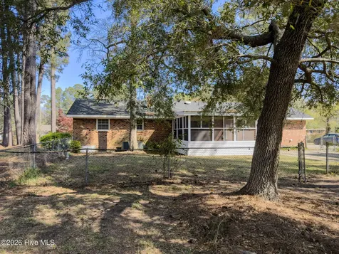 598 Forest Road Lumberton NC 28358