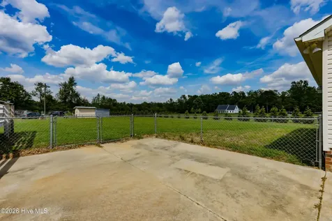 1327 Old Chinquapin Road Beulaville NC 28518