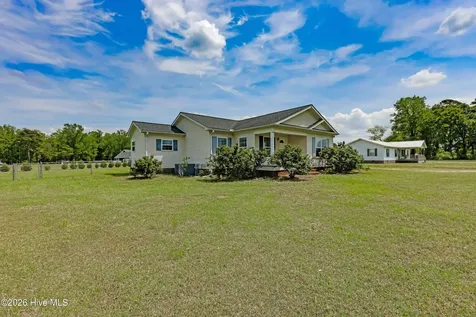 1327 Old Chinquapin Road Beulaville NC 28518