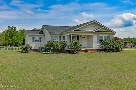 1327 Old Chinquapin Road Beulaville NC 28518