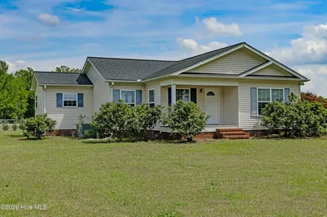 1327 Old Chinquapin Road Beulaville NC 28518