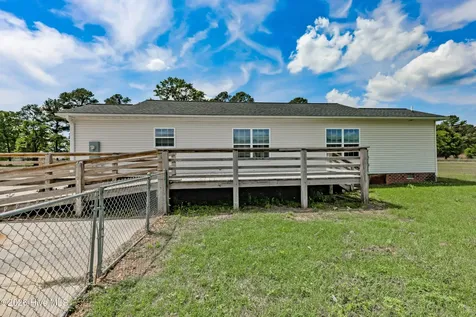 1327 Old Chinquapin Road Beulaville NC 28518