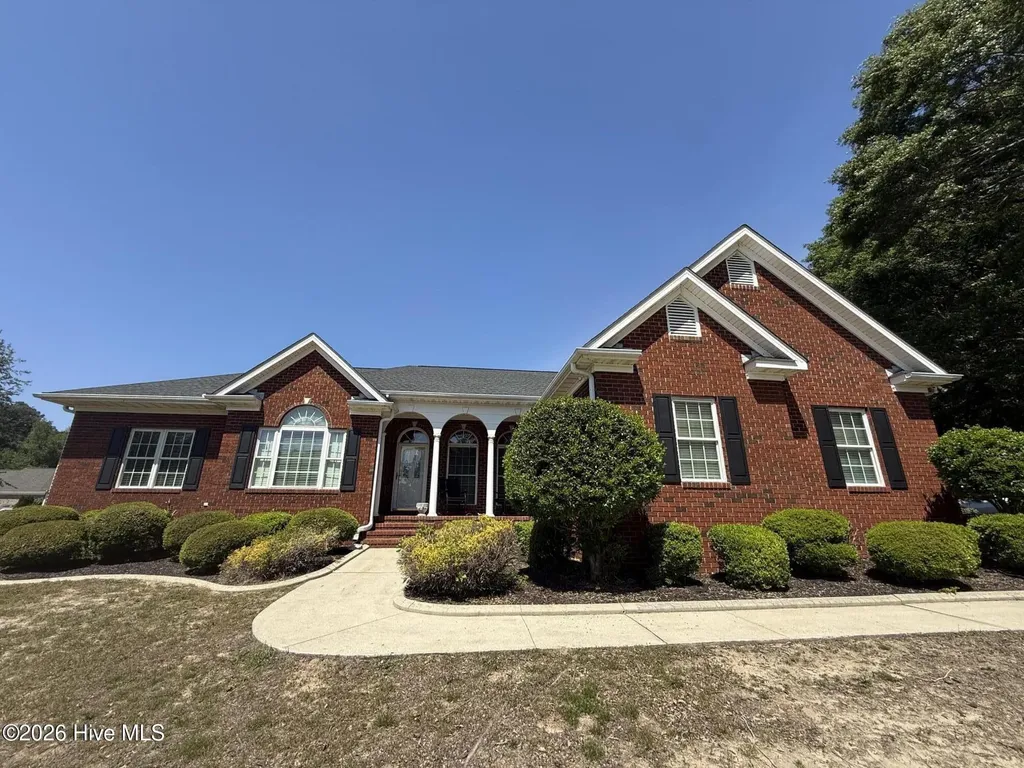 109 Brisbayne Circle La Grange NC 28551