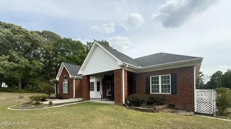 109 Brisbayne Circle La Grange NC 28551