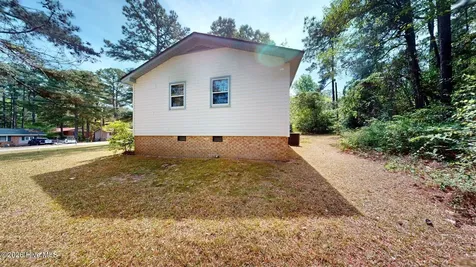 1240 W Michigan Avenue Southern Pines NC 28387