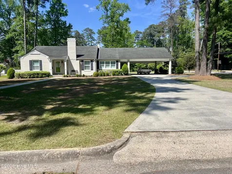 202 Pine Street Whiteville NC 28472
