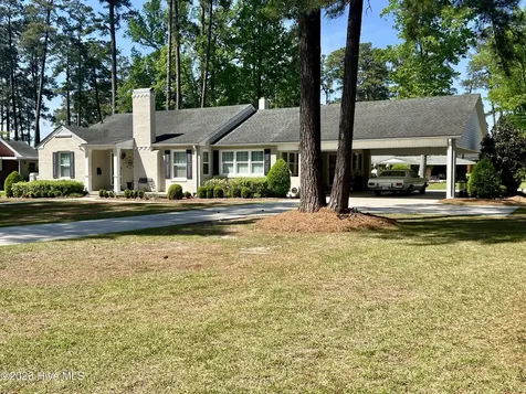 202 Pine Street Whiteville NC 28472