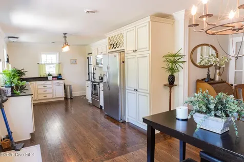 202 Pine Street Whiteville NC 28472