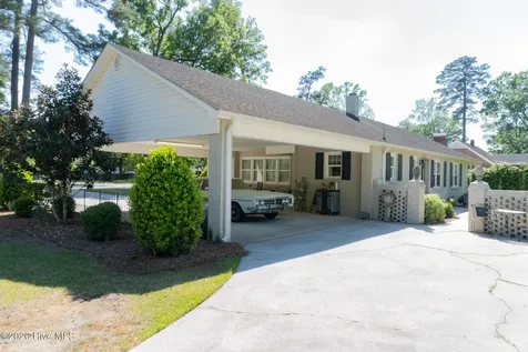 202 Pine Street Whiteville NC 28472
