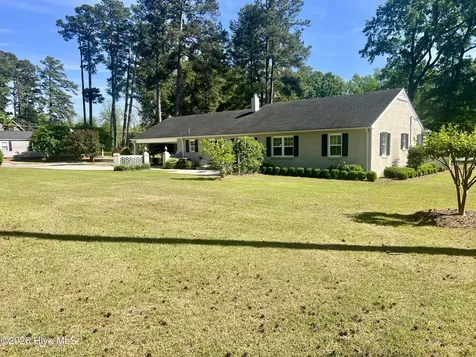202 Pine Street Whiteville NC 28472