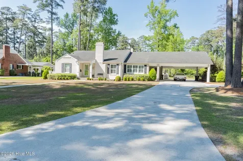 202 Pine Street Whiteville NC 28472