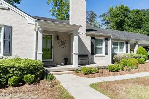 202 Pine Street Whiteville NC 28472