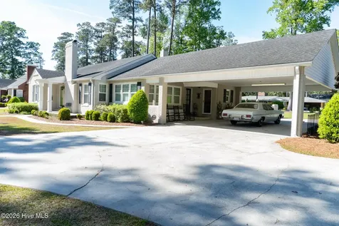 202 Pine Street Whiteville NC 28472