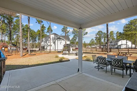 217 Thistleberry Drive Aberdeen NC 28315