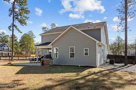 217 Thistleberry Drive Aberdeen NC 28315