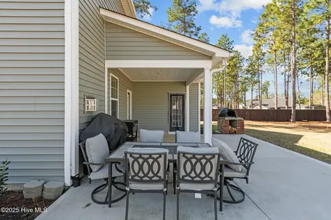 217 Thistleberry Drive Aberdeen NC 28315