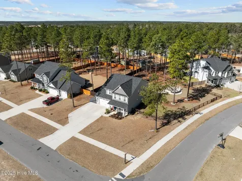 217 Thistleberry Drive Aberdeen NC 28315