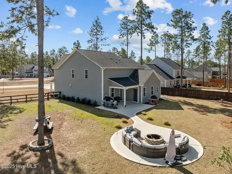 217 Thistleberry Drive Aberdeen NC 28315