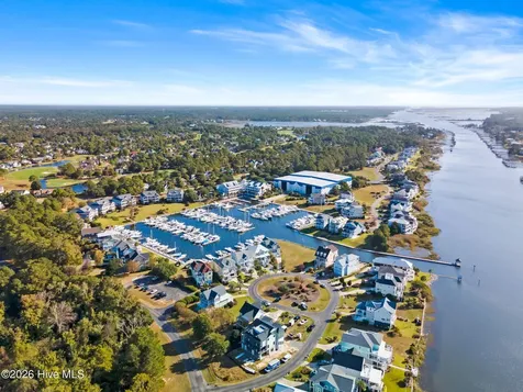 3030 Marsh Winds Circle Southport NC 28461