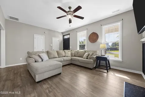 603 Fosse Way Jacksonville NC 28546