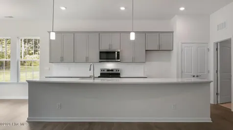 828 Fernwind Circle Aberdeen NC 28315