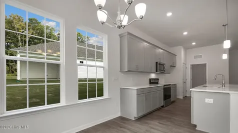 828 Fernwind Circle Aberdeen NC 28315