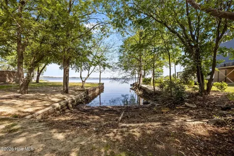 401 Harbor Drive New Bern NC 28560