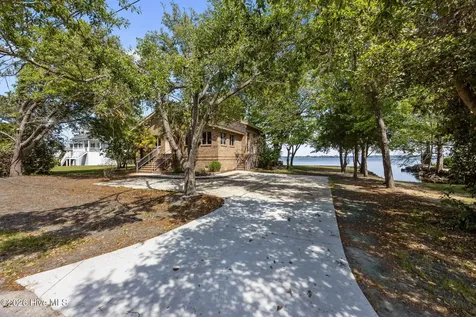 401 Harbor Drive New Bern NC 28560