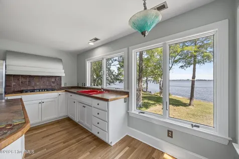 401 Harbor Drive New Bern NC 28560