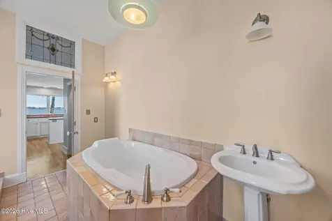 401 Harbor Drive New Bern NC 28560