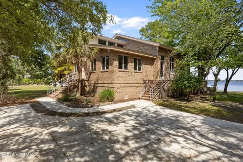 401 Harbor Drive New Bern NC 28560