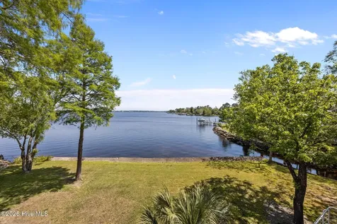 401 Harbor Drive New Bern NC 28560