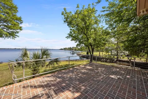 401 Harbor Drive New Bern NC 28560