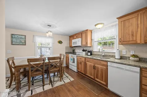 7108 Carolina Beach Road Wilmington NC 28412