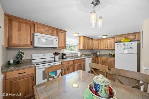 7108 Carolina Beach Road Wilmington NC 28412