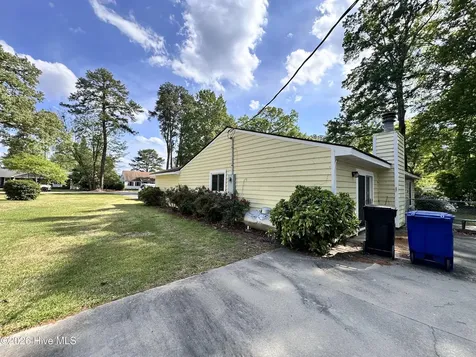 218 Pamlico Drive Washington NC 27889