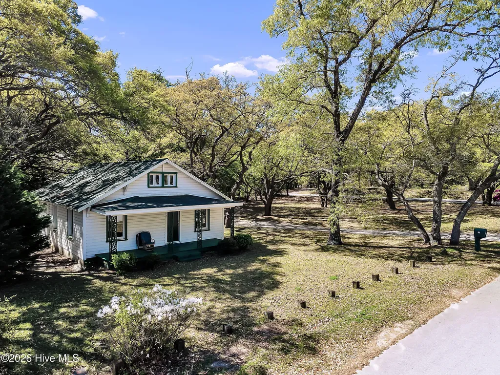 102 Ned Lane Swansboro NC 28584