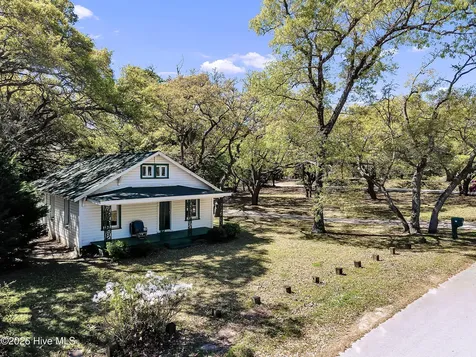 102 Ned Lane Swansboro NC 28584