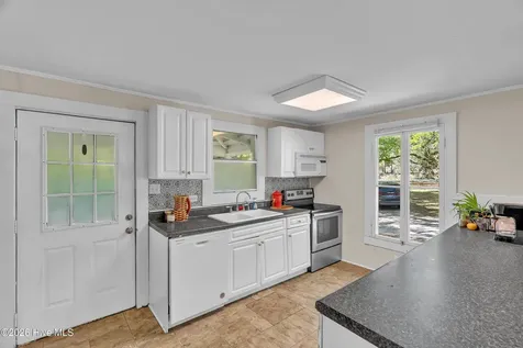 102 Ned Lane Swansboro NC 28584