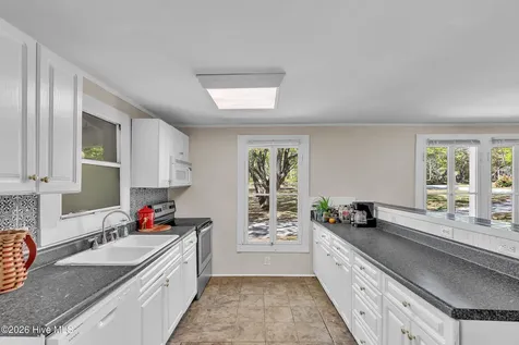 102 Ned Lane Swansboro NC 28584