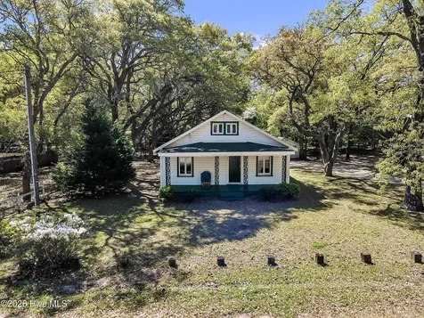 102 Ned Lane Swansboro NC 28584