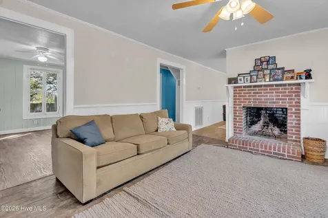 102 Ned Lane Swansboro NC 28584