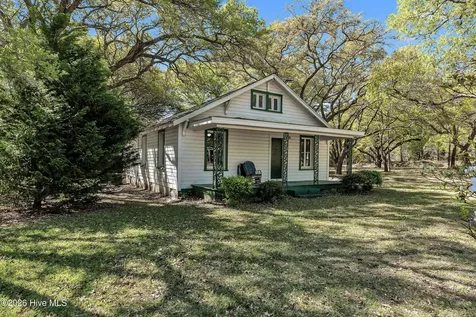 102 Ned Lane Swansboro NC 28584