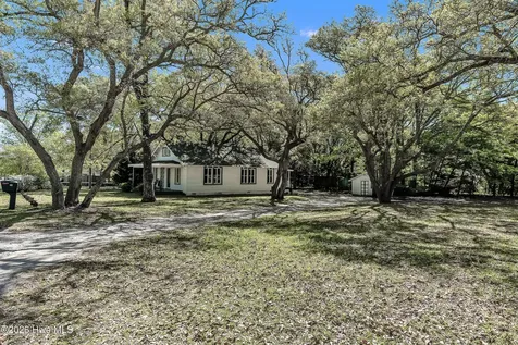 102 Ned Lane Swansboro NC 28584