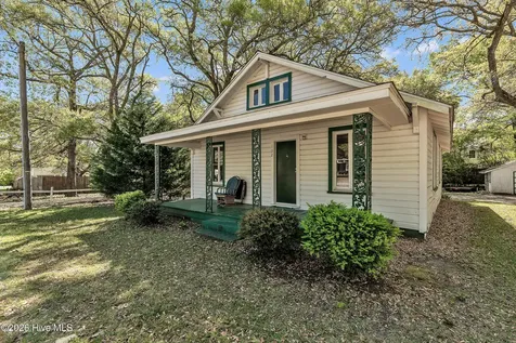 102 Ned Lane Swansboro NC 28584