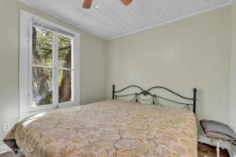 102 Ned Lane Swansboro NC 28584
