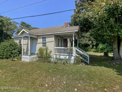 8533 Caratoke Highway Powells Point NC 27966