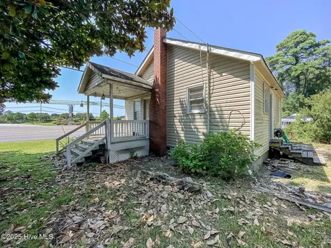 8533 Caratoke Highway Powells Point NC 27966