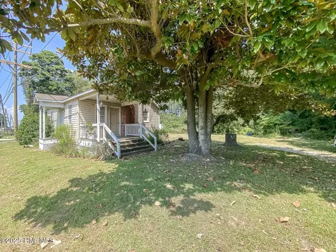 8533 Caratoke Highway Powells Point NC 27966