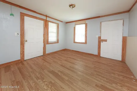 8533 Caratoke Highway Powells Point NC 27966
